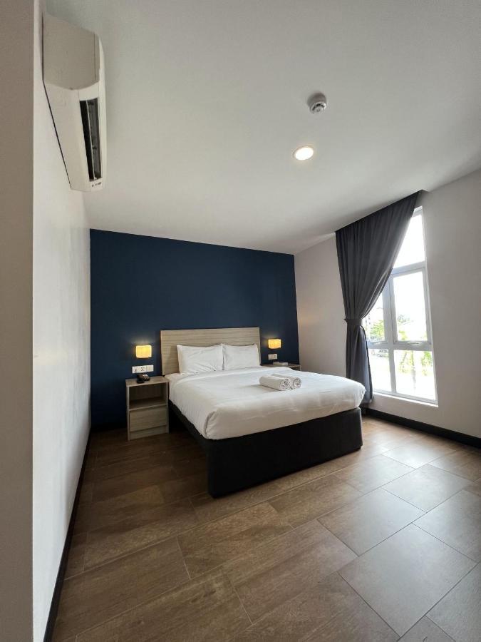 Zone Hotels, Telok Panglima Garang Teluk Panglima Garang Экстерьер фото